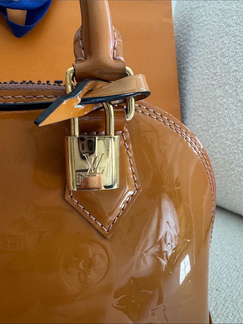 Louis Vuitton Alma BB in Caramel Vernis Patent Leather - Picture 6 of 10